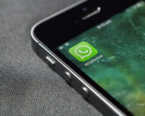 AU-Schein per WhatsApp: Hamburger Startup mischt Arbeitsmarkt auf