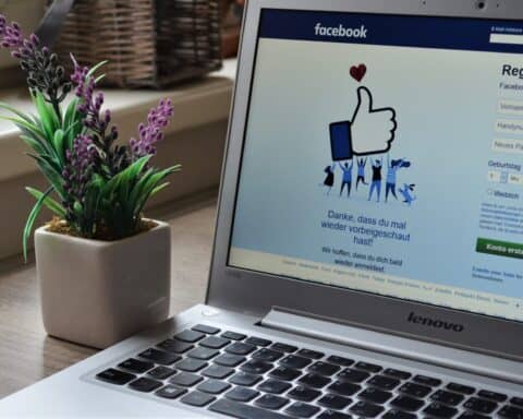Facebook-Posts kannst du auch über den Facebook-Manager veröffentlichen.