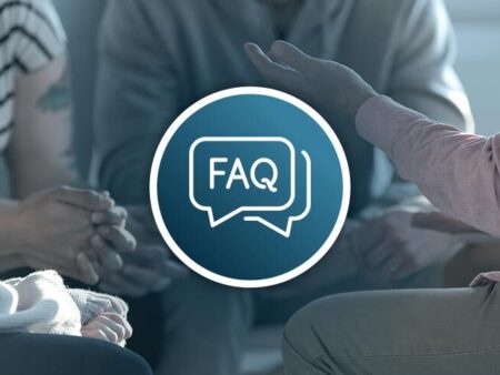 Im Gründer-FAQ beantworten wir, wie viele Personen du für die Gründung eines Unternehmens brauchst.
