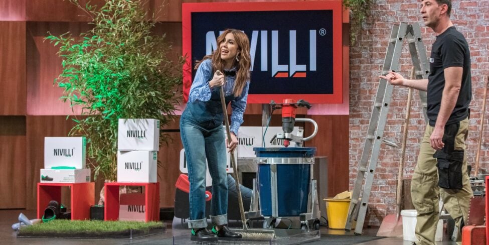 Judith Williams testet die Schuhe von NIVILLI in Folge 7 Staffel 11 von DHDL.